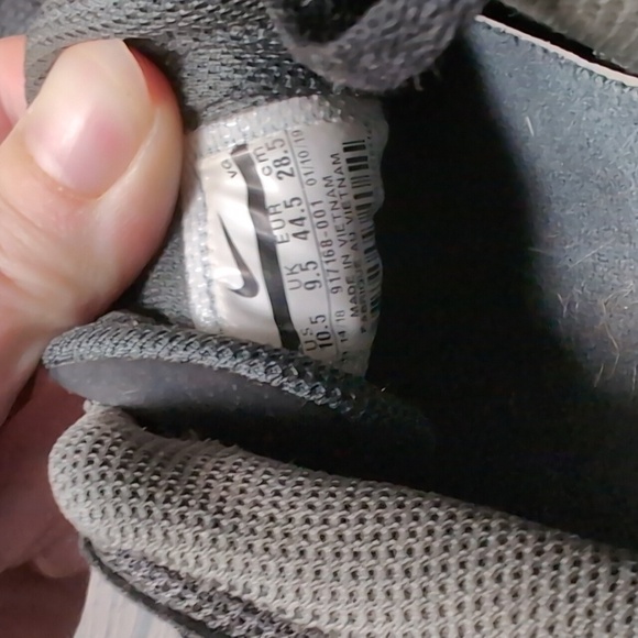 Nike Vapor Untouchable Shark 3 Black Low-Top Football Cleats Size 10.5 - Picture 6 of 7